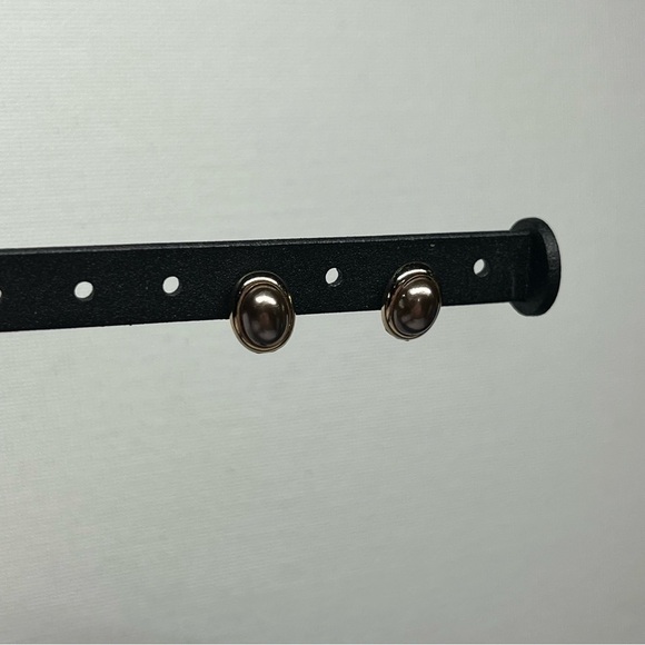 Vintage Gold Tone Richelieu Signed Stud Earrings - Picture 6 of 8